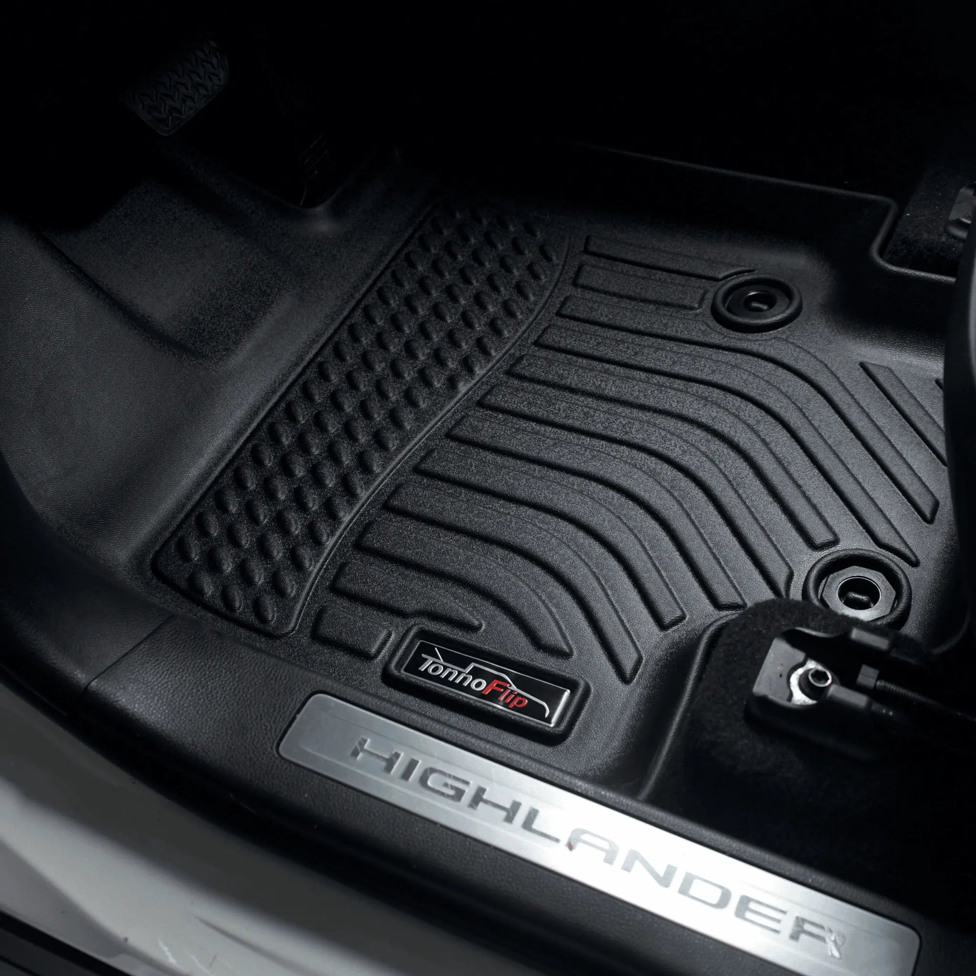 Toyota Highlander Floor Mat | Tonnoflip TonnoFlip