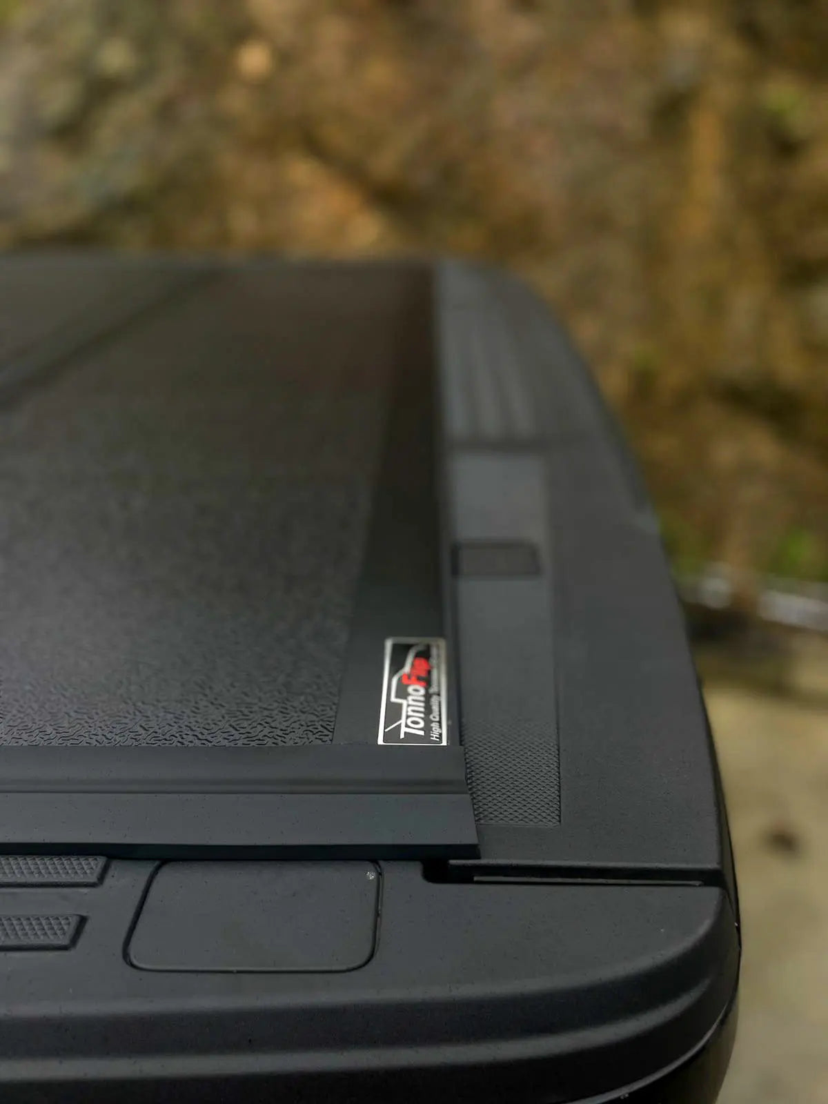 Tacoma Bed Cover the Ultimate Tonneau Cover For Maximum Protection - TonnoFlip